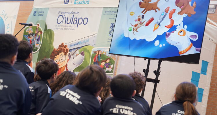 Momento de la presentación de la campaña de adopción responsable de mascotas