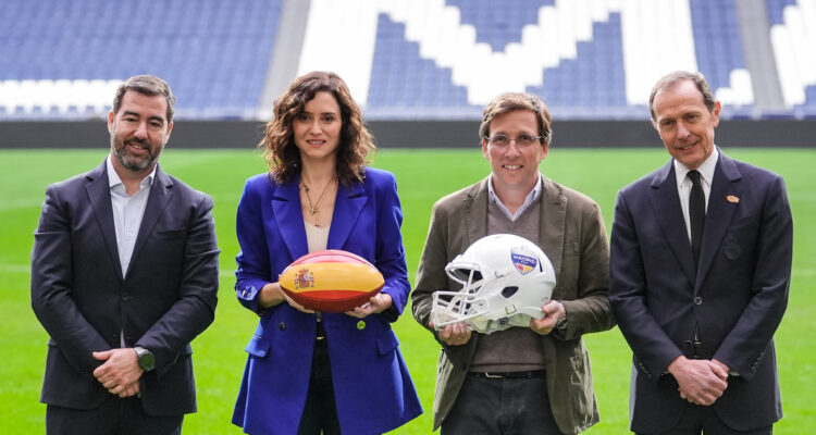 Almeida participa en la presentación del nuevo partido de la NFL que se disputará en Madrid en 2026