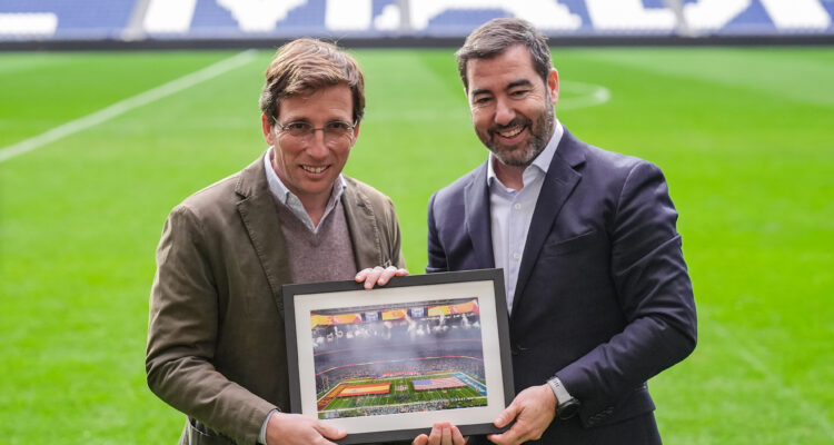 Almeida participa en la presentación del nuevo partido de la NFL que se disputará en Madrid en 2026