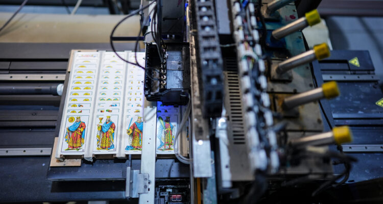 Almeida visita el centro de referencia de accesibilidad para toda España de la ONCE