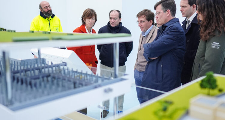Almeida visita el tanque de tormentas de Arroyofresno y hace balance del uso de estas instalaciones