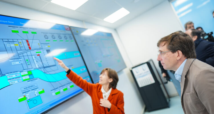 Almeida visita el tanque de tormentas de Arroyofresno y hace balance del uso de estas instalaciones