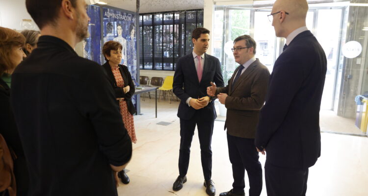 Representantes de Ayuntamiento y Comunidad