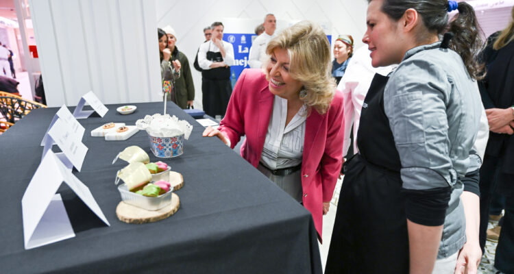 La delegada de Economía, Innovación y Hacienda, Engracia Hidalgo en la clausura del concurso 'Sardinas de Carnaval 2026'