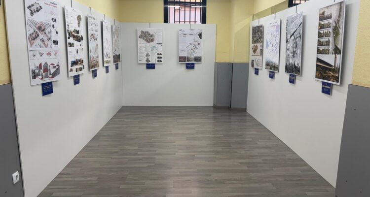 Algunos de los paneles de la exposición 'Madrid Soñado'