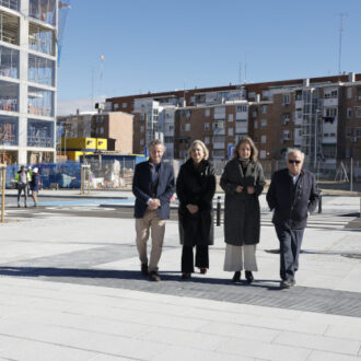 La delegada de Obras y Equipamientos, Paloma García Romero, acompañada de la concejala de Salamanca, Cayetana Hernández de la Riva, visita el ámbito de Club Santiago
