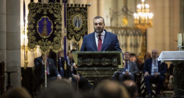 El concejal durante el pregón en la Catedral de la Almudena