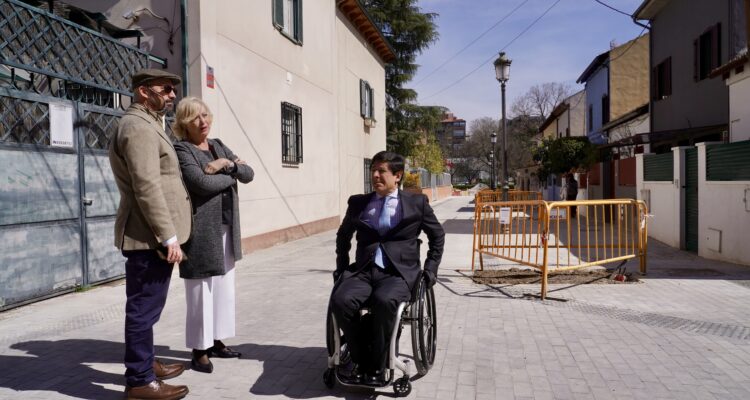 García Romero visita las obras de remodelación de la Colonia Manzanares