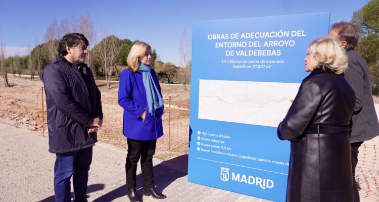 La vicealcaldesa, Inma Sanz, ha visitado la zona junto a la delegada de Obras y Equipamientos, Paloma García Romero, y el concejal de Hortaleza, David Pérez