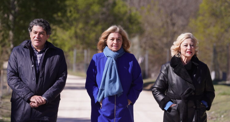 La vicealcaldesa, Inma Sanz, ha visitado la zona junto a la delegada de Obras y Equipamientos, Paloma García Romero, y el concejal de Hortaleza, David Pérez