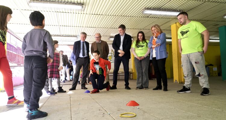 Sanz, Fernández y González con participantes en MadridCamp