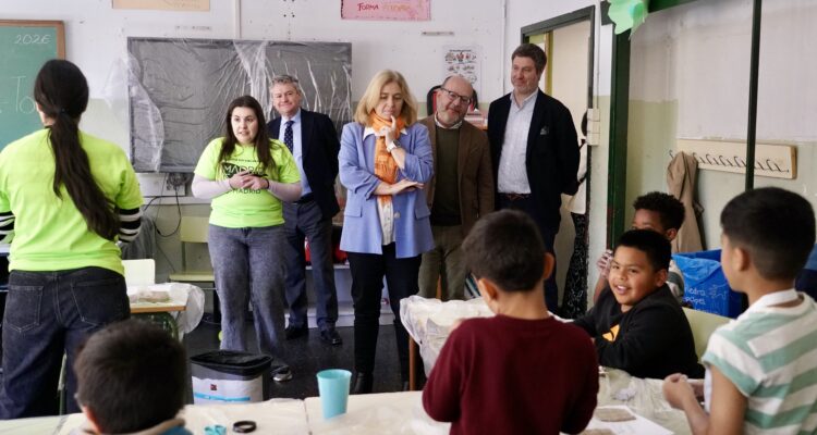 Sanz, Fernández y González en momento de la visita a MadridCamp