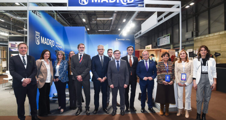 González en el estand de Madrid en REBUILD 2026