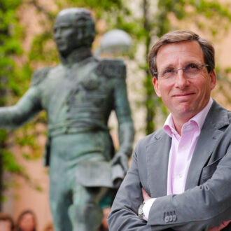 Almeida en la inauguración de la estatua en honor al ingeniero Agustín de Betancourt