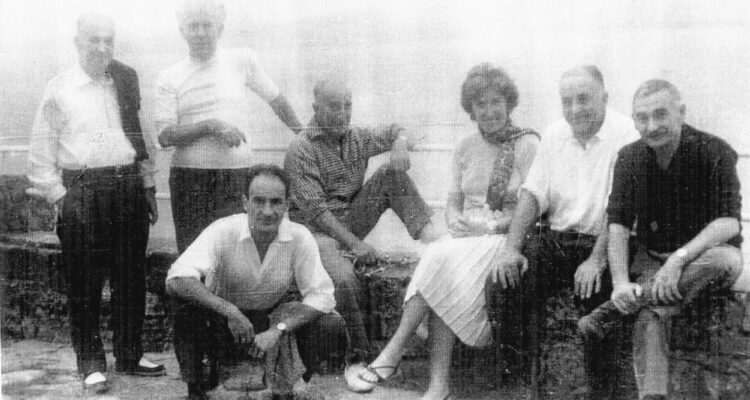 Con Gaspar Montes Iturrioz, Benjamín Palencia, Eduardo Chillida, Luis Vallet, Manolo Montes y Jorge Oteiza.