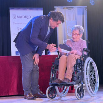 Destacada David Pérez en los II Premios de Mayores