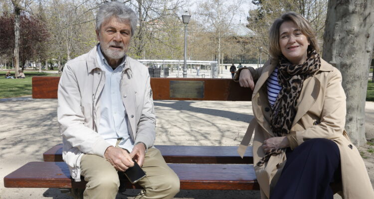 Rivera de la Cruz junto al hermano de la actriz Marisa Paredes