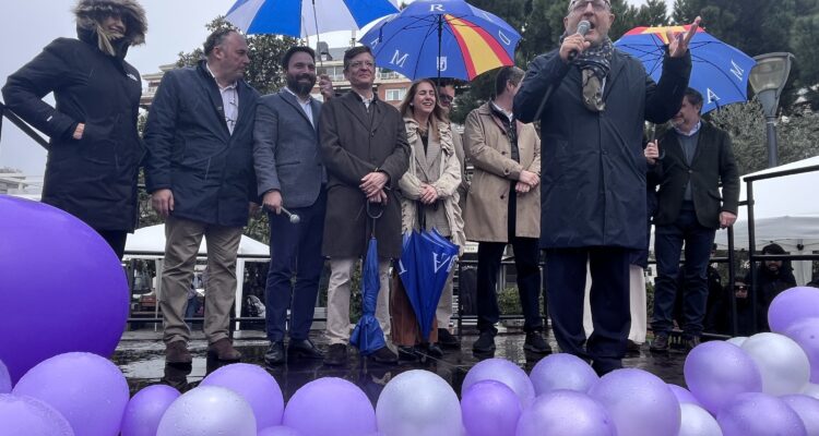 Fernández y concejales dando el inicio a la flashmob