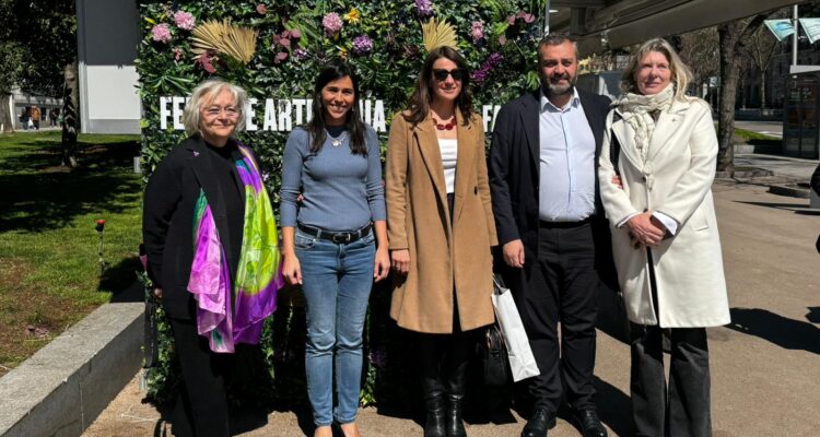 Carlos Segura inaugura la IV Feria de Artesanía de Semana Santa en Recoletos