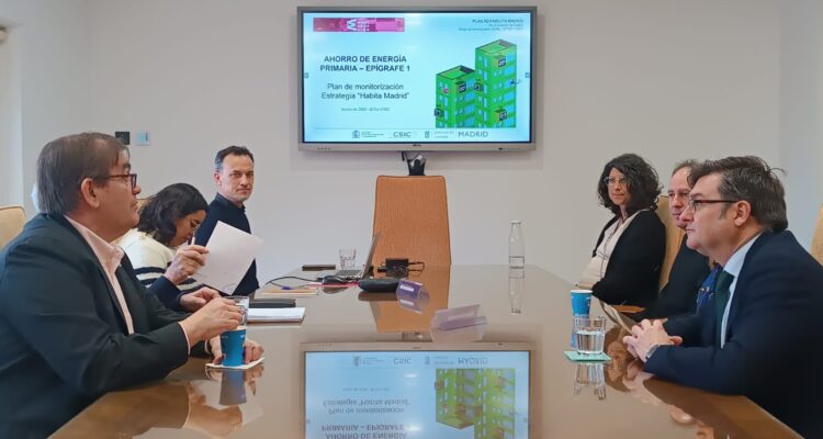 González durante su reunión en el IETcc-CSIC