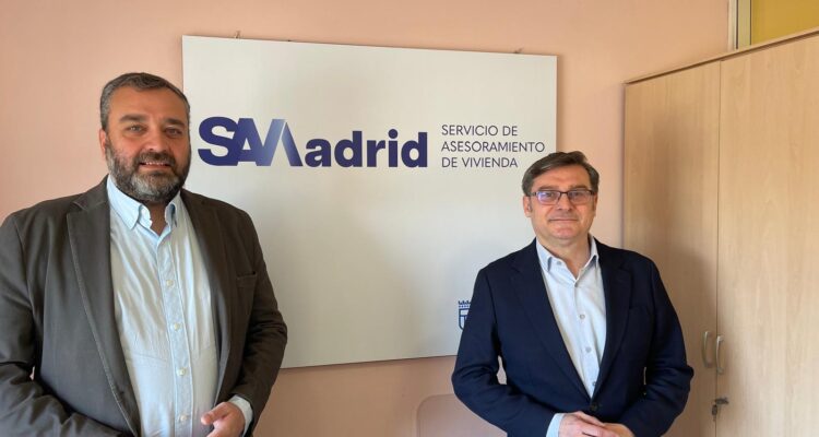 González y Segura durante la visita