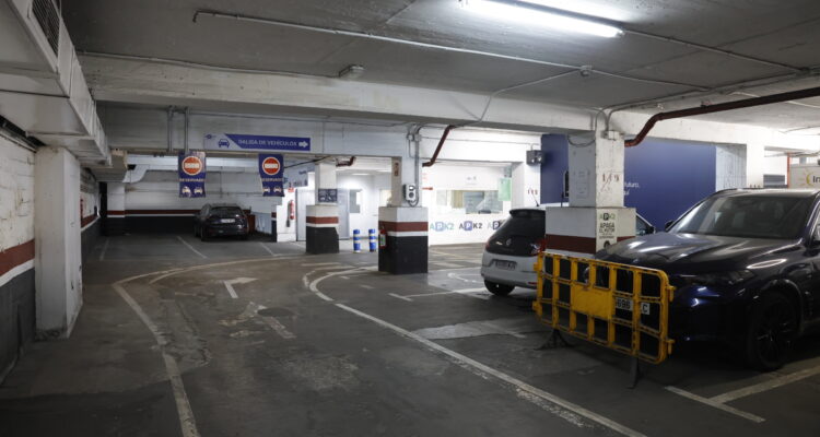 Interior aparcamiento municipal plaza del Rey