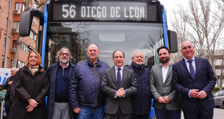 Momento de la presentación del cambio de cabecera línea 56 EMT Madrid