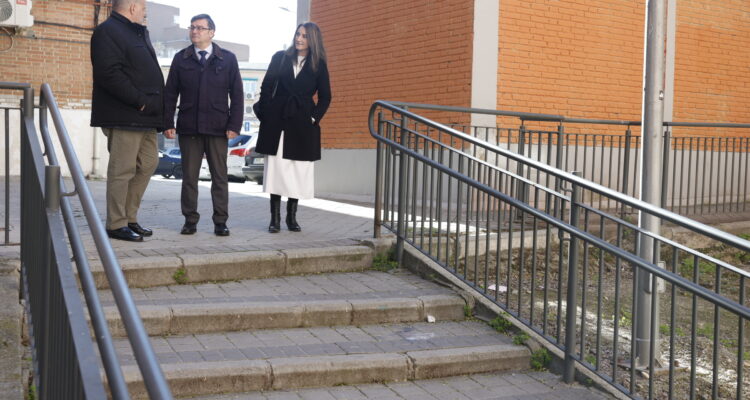 Momento de la visita por el barrio de Ambroz