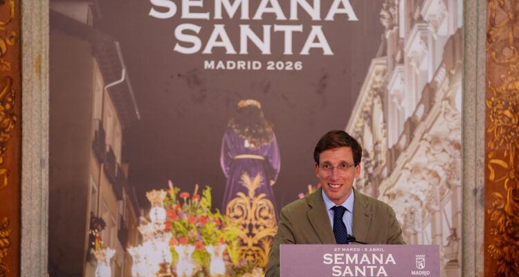 Almeida en la presentación de la programación de Semana Santa 2026