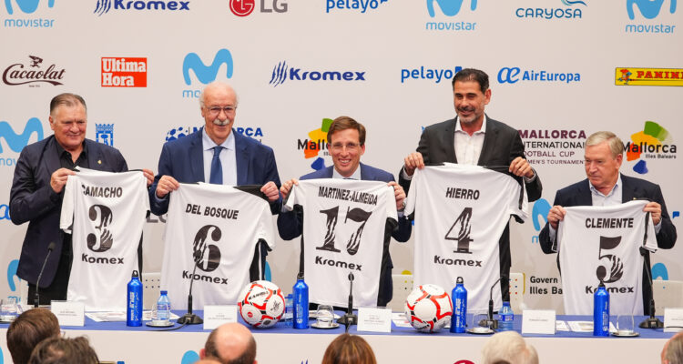 Almeida, en la presentación de Vicente del Bosque Football Academy 2026