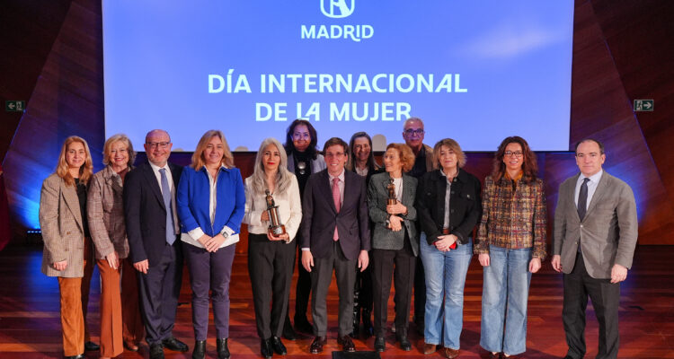 Almeida preside el acto institucional por el Día Internacional de la Mujer