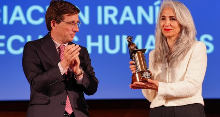 Almeida y Faribah Ehsan en el acto de hoy