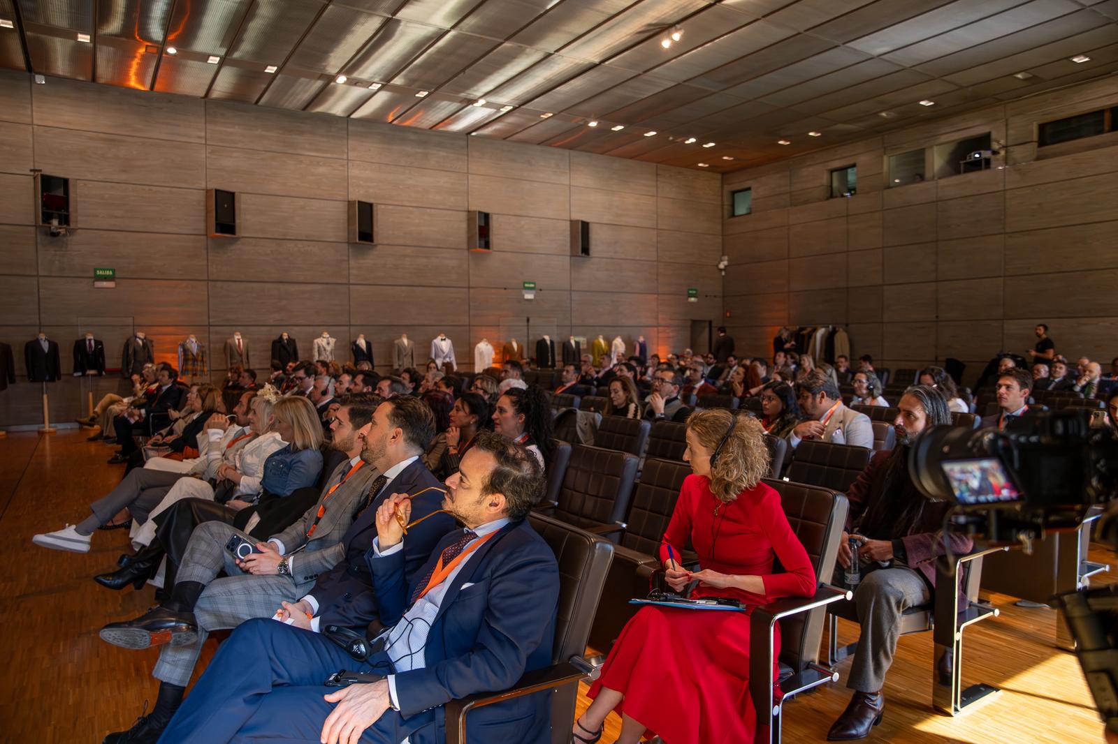 Maíllo, en la apertura del II Congreso Internacional de Sastrería