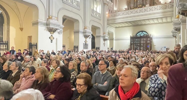 Asistentes al concierto de la Escolanía de El Escorial