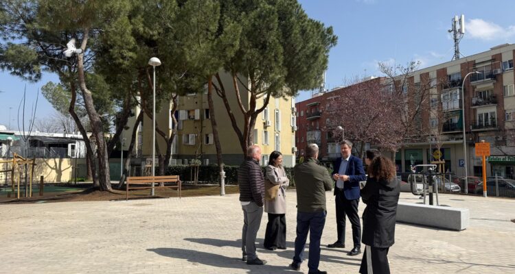 Imágenes de la visita a las obras de la plaza de la Laguna