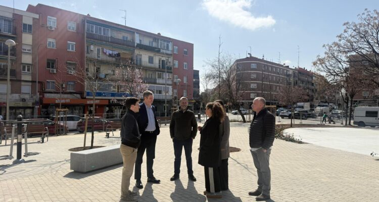 Imágenes de la visita a las obras de la plaza de la Laguna