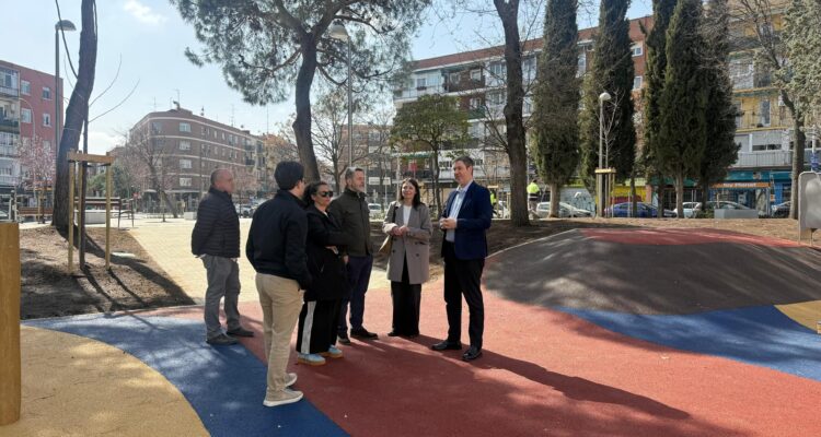 Imágenes de la visita a las obras de la plaza de la Laguna