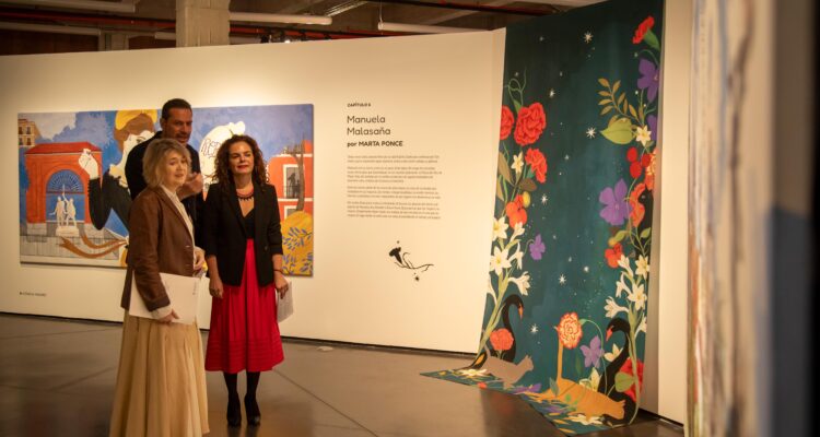 La delegada de Cultura, Turismo y Deporte, Marta Rivera de la Cruz, ha inaugurado la exposición ‘Icónica Madrid. Una ciudad de cuento’