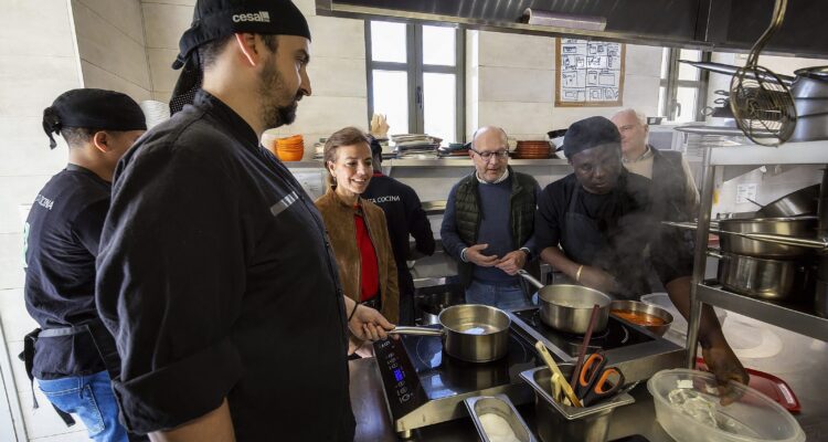 Fernández en su visita a La Quinta Cocina