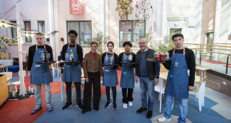 Fernández en su visita a La Quinta Cocina