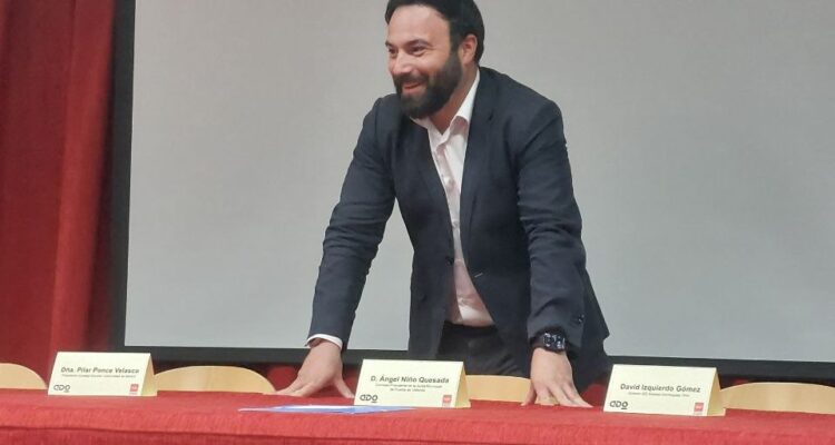 Niño participa en la I Feria de FP