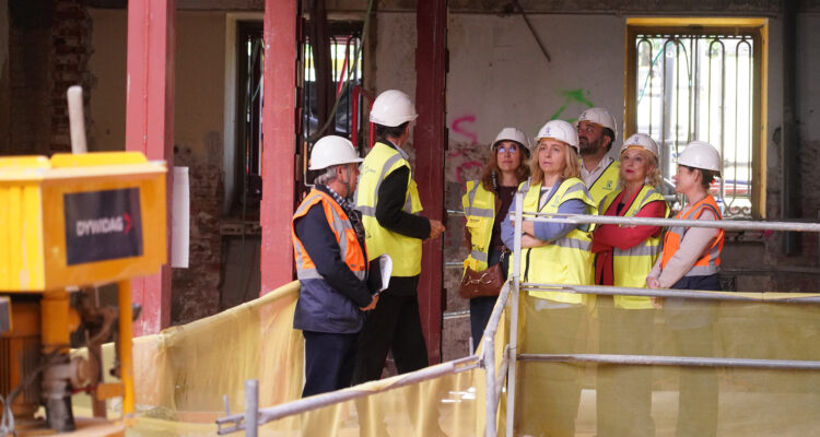 La vicealcaldesa de Madrid, Inma Sanz, ha visitado las obras que está llevando a cabo el Ayuntamiento en el edificio de Prado 30