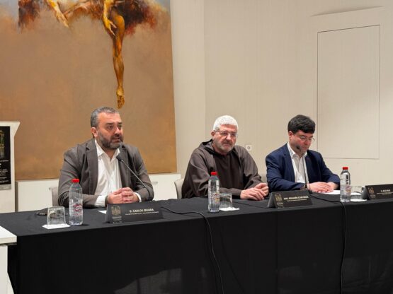 Carlos Segura, Benjamín Echeverría y Javier Ruiz durante la presentación del ciclo