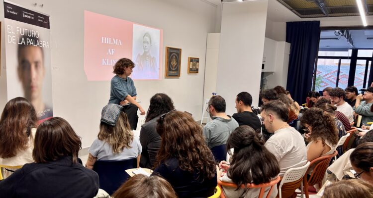 Celia BSoul durante el III Festival Iberoamericano de Poesía Bajo 35 de Tetuán