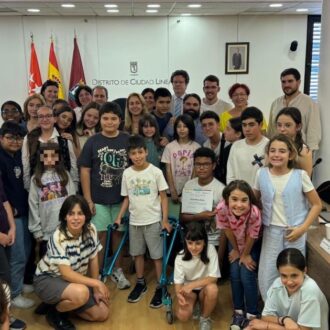 La concejala Nadia Álvarez en el Pleno de Infancia y Adolescencia de Ciudad Lineal