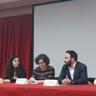 Niño participa en la I Feria de FP