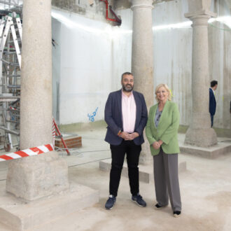 La delegada de Obras y Equipamientos, Paloma García Romero, visita las obras del nuevo Salón de Comisiones de la Casa de Cisneros