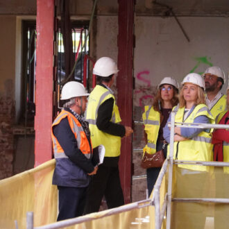 La vicealcaldesa de Madrid, Inma Sanz, ha visitado las obras que está llevando a cabo el Ayuntamiento en el edificio de Prado 30