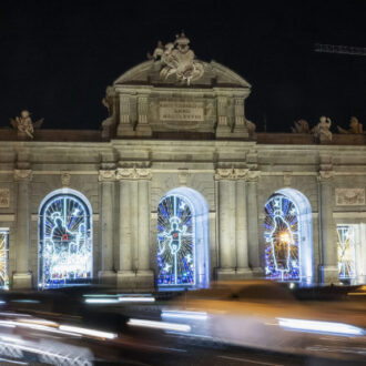 Iluminación navideña en la Puerta de Alcalá