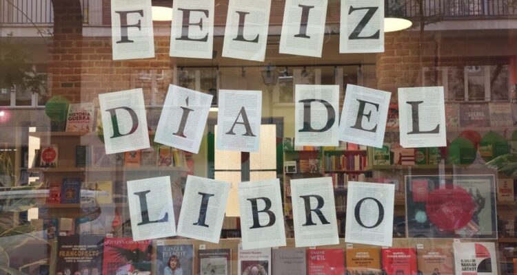 Librería celebra el Día del Libro en Chamberí